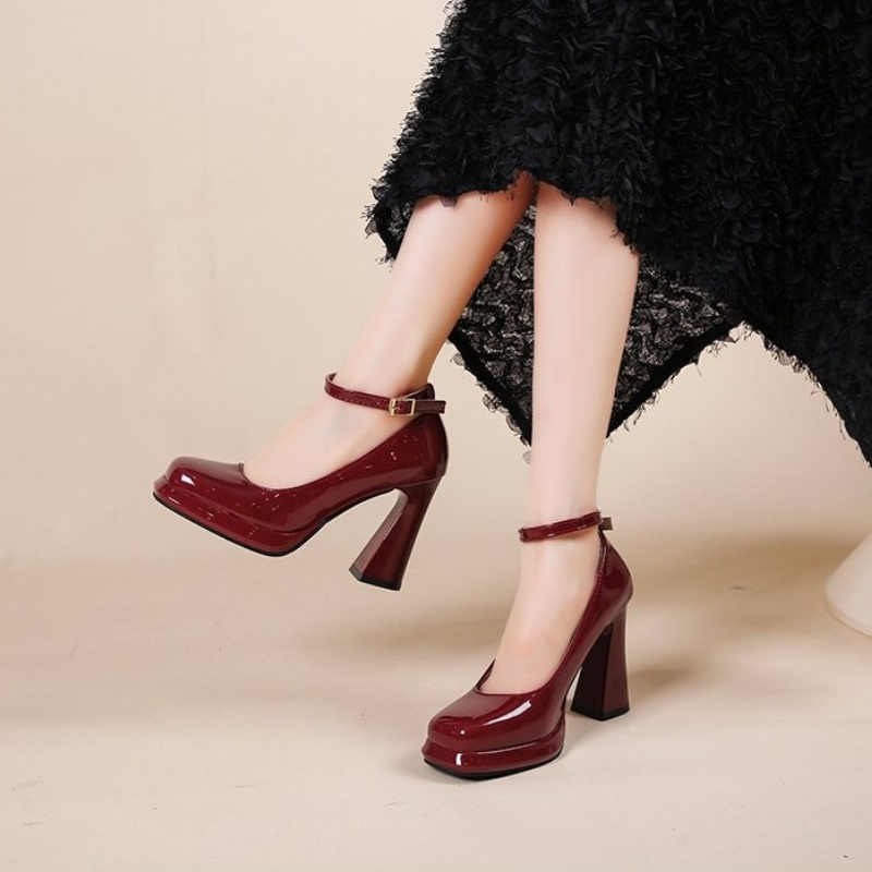 Leather Classic Strap - Modische High-Heels. Sommerliche Damen-Plateauschuhe aus Leder